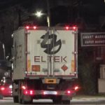 Φορτηγά εταιρείας εκρηκτικών διασχίζουν κεντρικούς δρόμους του Σταυρού